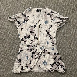 Floral, Jaanuu tulip scrub top